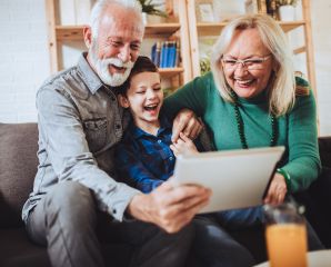 Titelbild Modul 3 - Unterhaltungsmöglichkeiten im Internet, Copyright: Verbraucherzentrale Rheinland-Pfalz, Alexander Muth